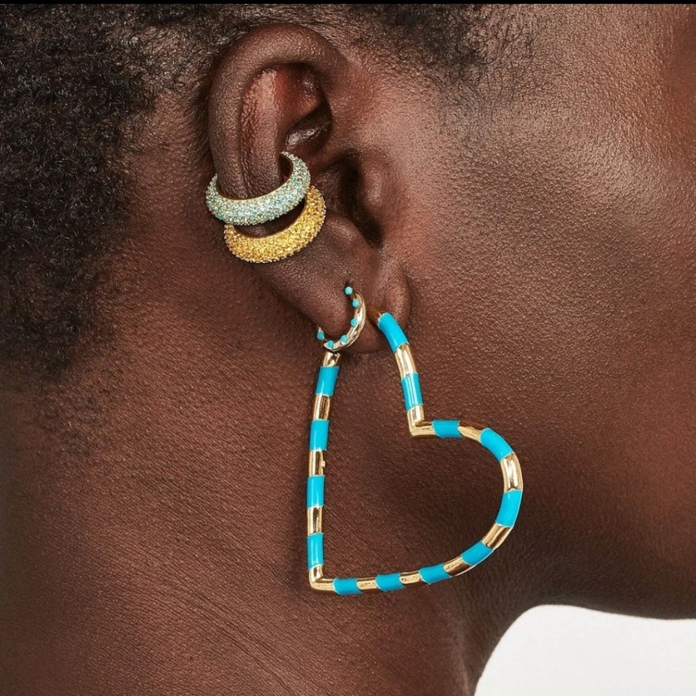 Melia| heart shape earrings - Picture 2 of 3